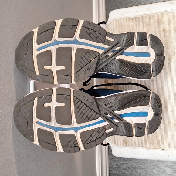 ASICS GT-2000 7 Shoes - Picture 12 of 16